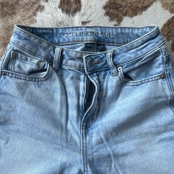 American Eagle Crop Jeans - Picture 4 of 6
